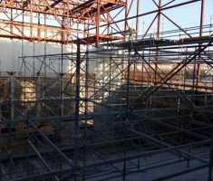 Montaje en proceso sobre rampa de hormigón