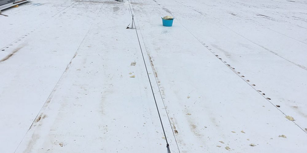 Montaje Línea de Vida en instalación de cubierta industrial